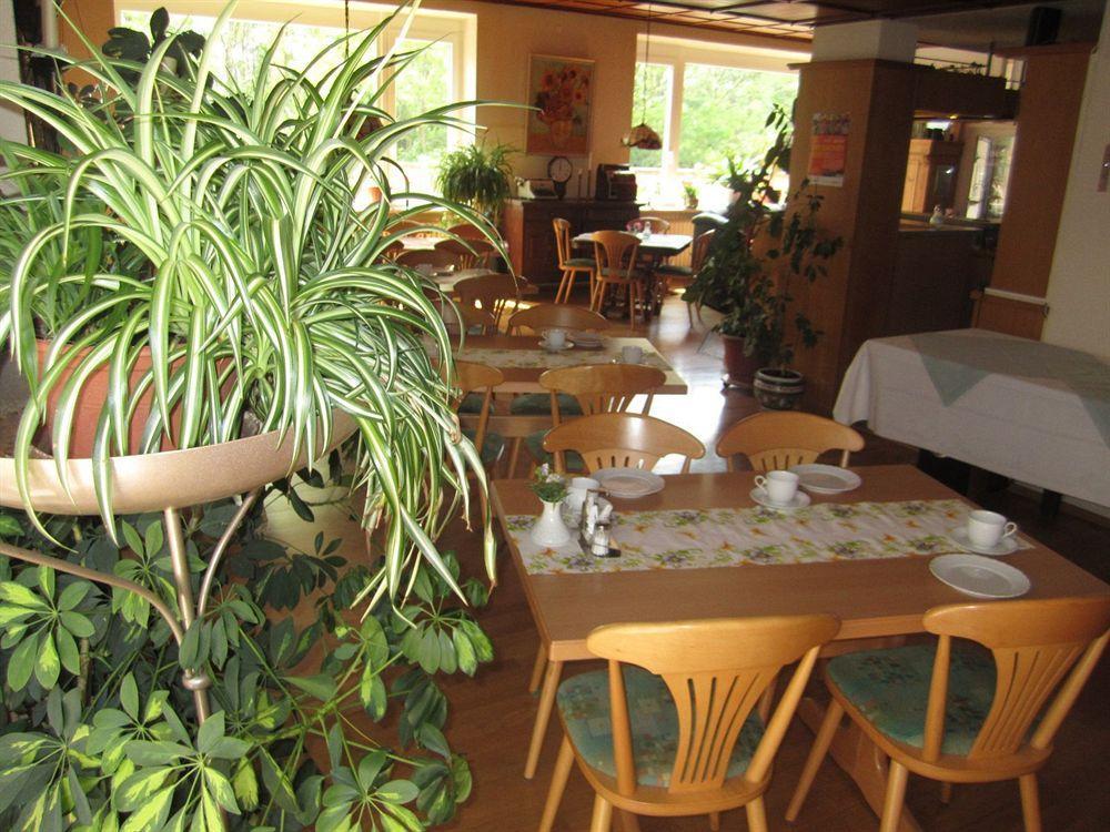 Hotel Faehrhaus Saarbrucken Bagian luar foto