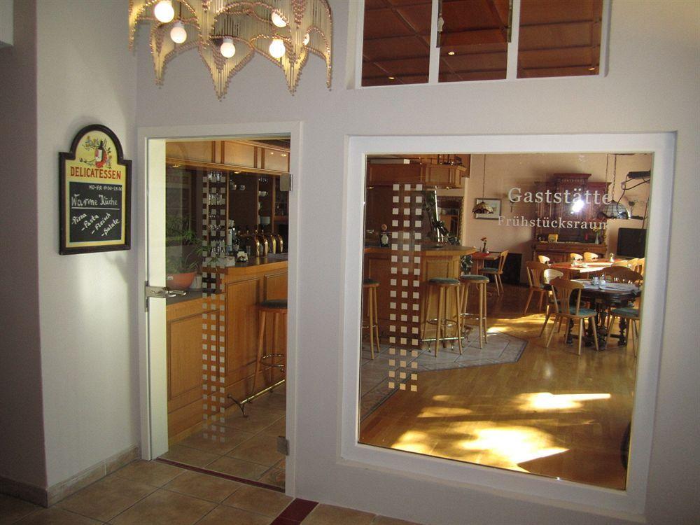 Hotel Faehrhaus Saarbrucken Bagian luar foto