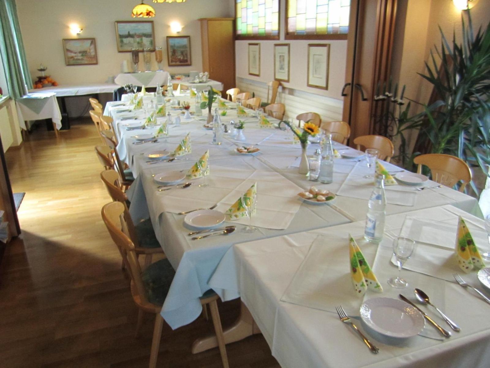 Hotel Faehrhaus Saarbrucken Bagian luar foto