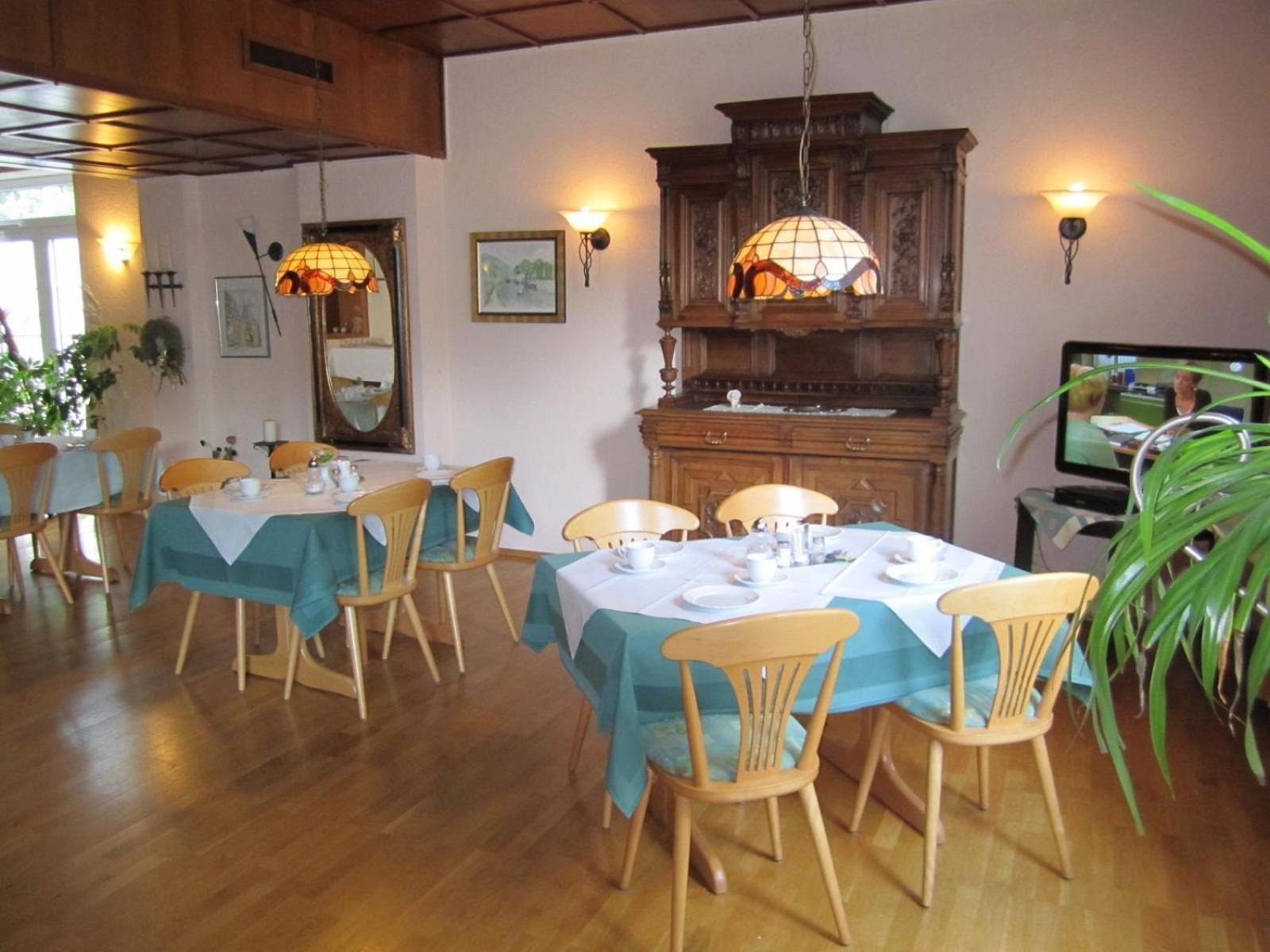 Hotel Faehrhaus Saarbrucken Bagian luar foto