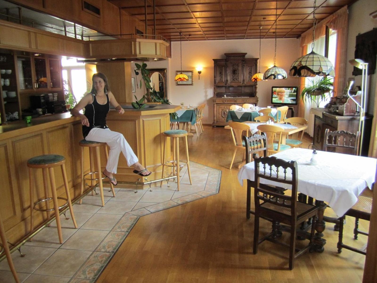 Hotel Faehrhaus Saarbrucken Bagian luar foto